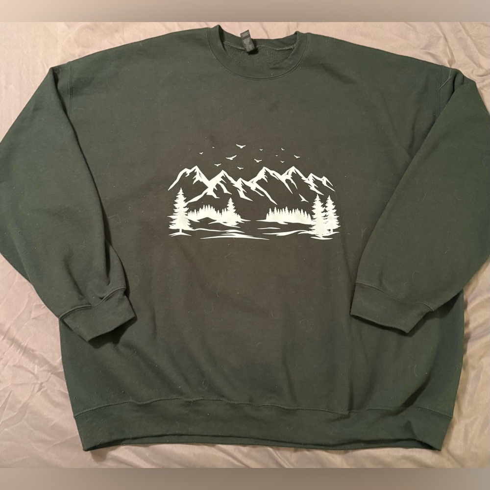 Green Mountain Print Sweatshirt